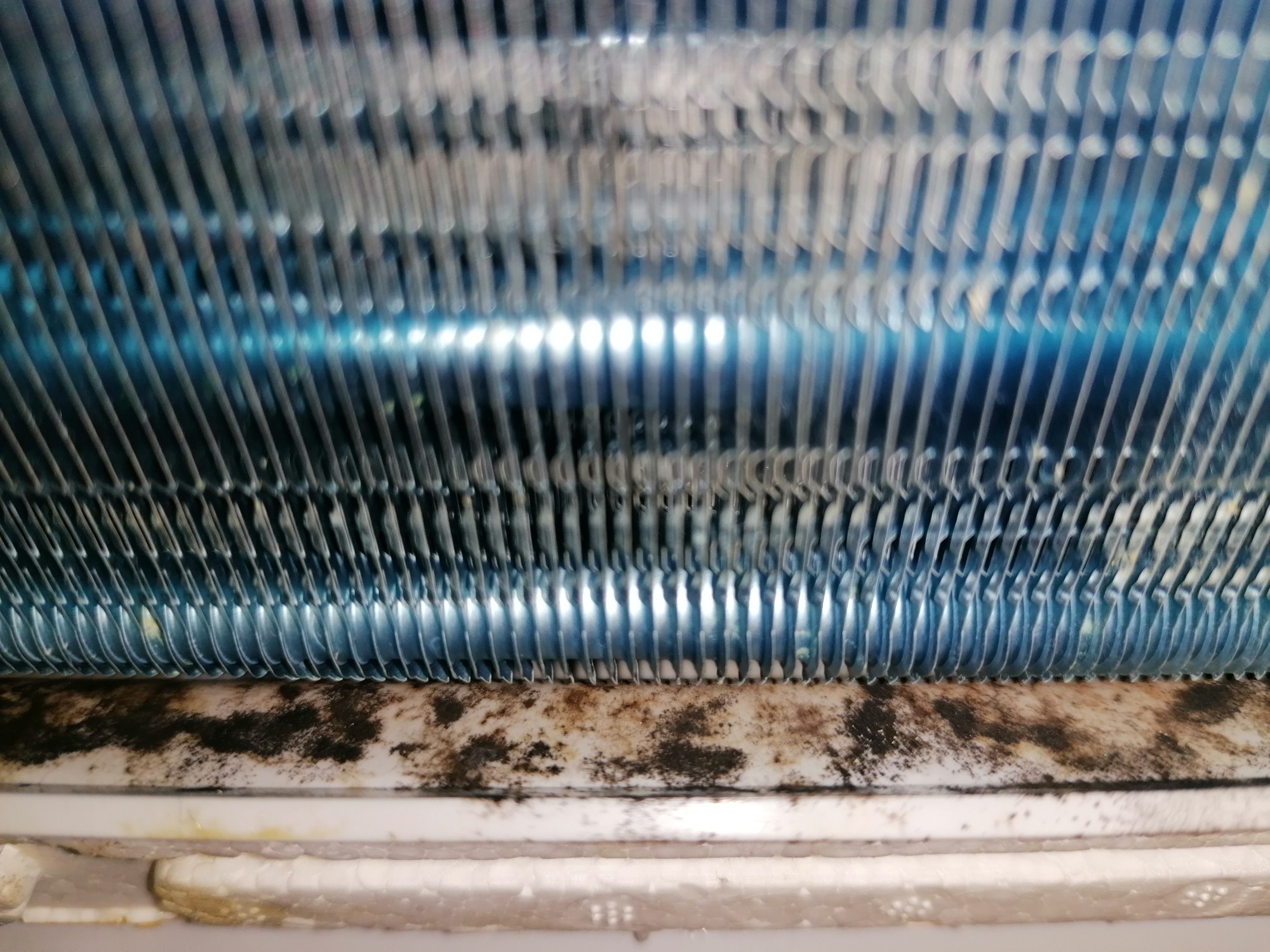 Zdjęcie klimatyzacji przed metamorfozą