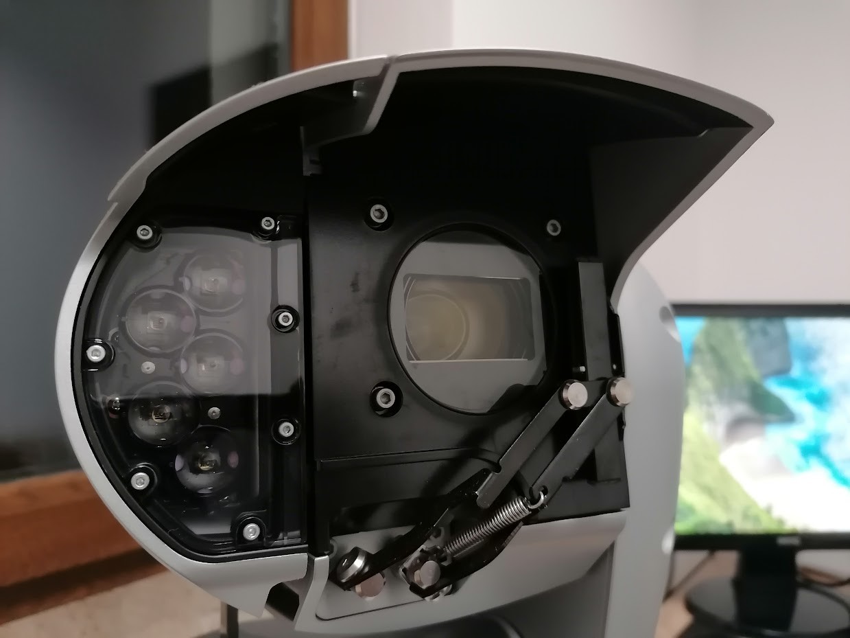 Wycieraczki w kamerze i-PRO Aero PTZ 